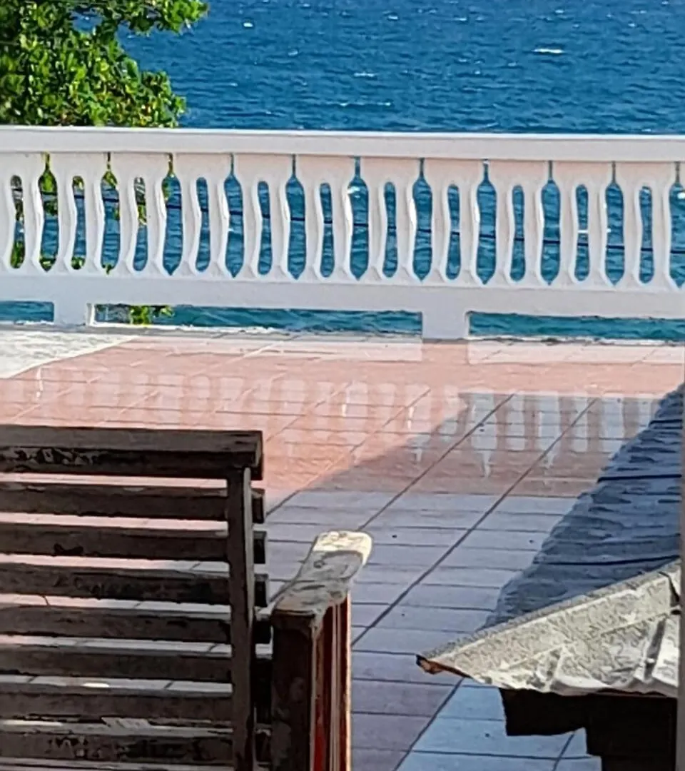 Villa Lola'S On The Beach Whitehouse